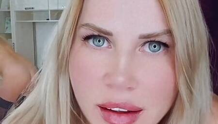 Would Federico Fellini give an Oscar to this Goddess