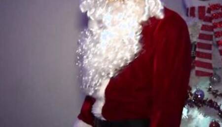 Mandi May FUCKS AND BLOWS SANTA CLAUS GIGANTIC bbcs