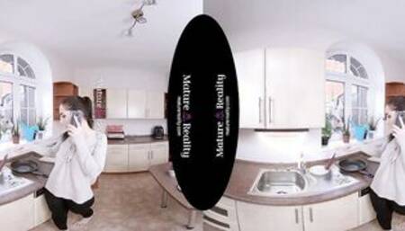 MatureReality VR - Russian Housewife
