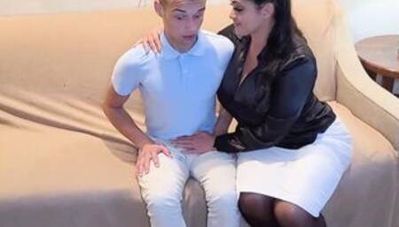 My Big Tit Therapist Knew Exactly What To Do To Help Me Feel Better - Kailani Kai Johnny Love