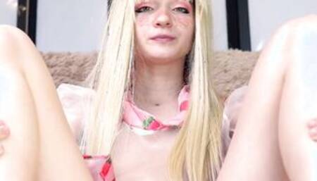 Small Teenie breaks her butt with an anal pump - Emma Fiore