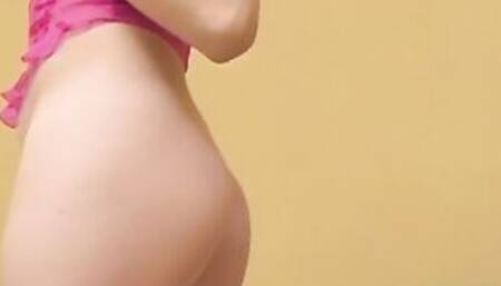 Kelly Kline Just Loves That Cream Filling