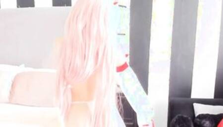 Gorgeous Babe Plays Her Wet Pussy