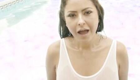 MARISKAX Mariska's pool time blow job