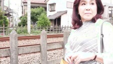 Married Woman Train ~Touched 70's Mother~ Chiyoko Kawabata