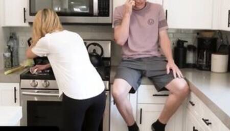 FreeUse Cougar - Lucky Stud Free Fucks His Landlord's Milf Ex-Wife Crystal Clark Into Front Of Him