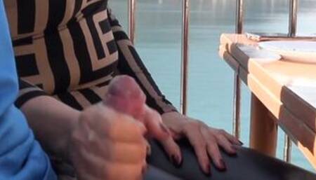 OUTSIDE INTENSE! I UNPACK THE DICKS INSIDE THE MIDDLE OF THE RESTAURANT!