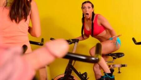 Cute sporty Rachell Starr is getting impaled in the gym