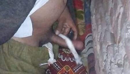 Zaheer bull masturbation with oil on bed