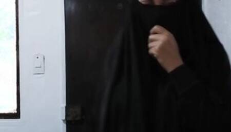 milf Muslim Arab Step Cougar Amateur Ride Anal Toy And Squirts Inside African Niqab Hijab On Web Cam