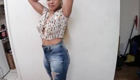 Monique Lopes behind the camera