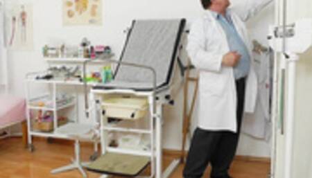 Freaky Doctor - Kathy Sweet