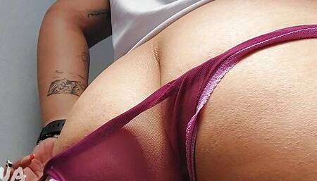 Lynda Luna puts her big ass in your face