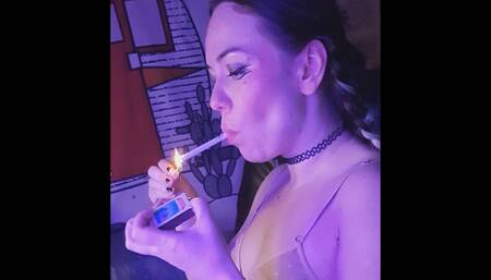 STEPSISTER SMOKES NAKED