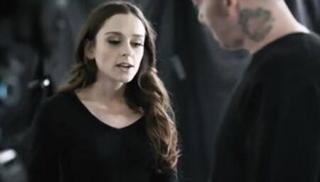 Fake ransom sex scene of eighteen to scam her very rich