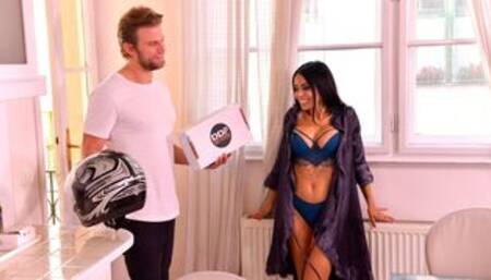 Raven-haired angel with big boobs Canela Skin enjoys intensive sex