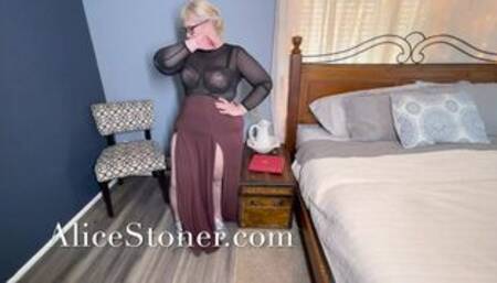 Long girls are best, throw away the slim sluts or make her eat more. Long girls