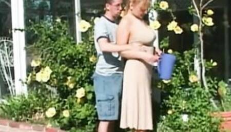 Milf, Mom and Old Lady CHALLENGE into USA - vol (9) -