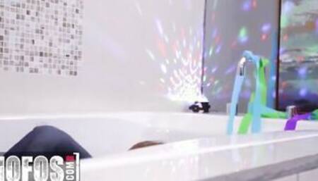 (Melody Foxx) Catches Her Bf (Tyler Steel) Cheating And Seizes The Opportunity