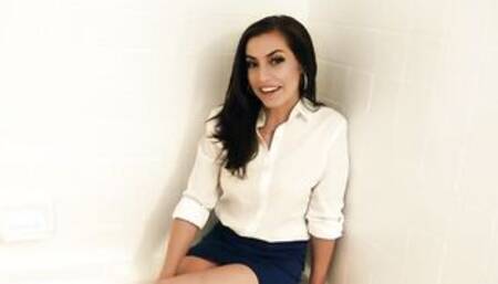 PropertySex Flirty Real Estate Agent Bangs New Client