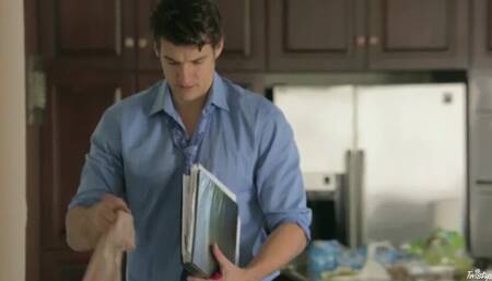 TwistysHard - Nina North