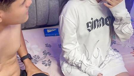 I fuck my stepsister while she eats relaxed and I cum rich