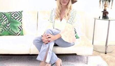 Show me your huge ass MILF stepmom!