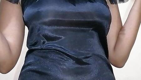 Indian famous actress with Bubby Before having sex with his wife, the actress touched her Red Labia