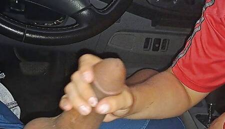 My girlfriend sucks my dick in the car
