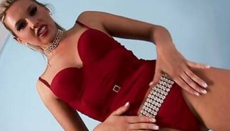 Cherry Jul Has A Gaping Hole Ready For Action