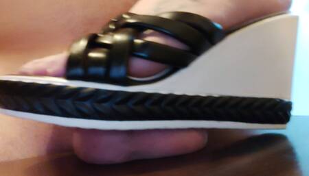 Ball Crushing With Wedges on and Barefoot in 4K