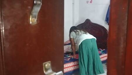 Bhai ne Apna Behen Ko Chud Diya Ekele Main