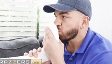 (Selena Love) Hurts Her Foot (Peter Green) Helps Her She Returns The Favor With A Devils Pedicure - Brazzers