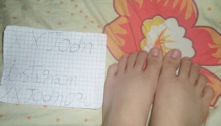 Xxjodn I show my feet in my room