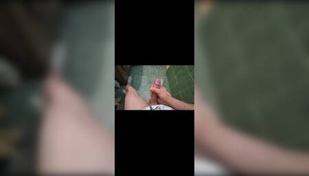 I masturbate my big cock to cum profusely