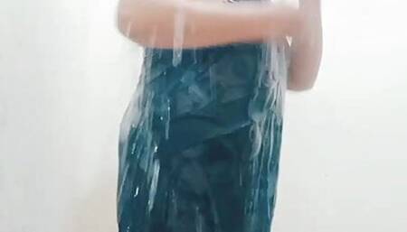 VIEW HOW HOT MILF MUM TAKE A SHOWER