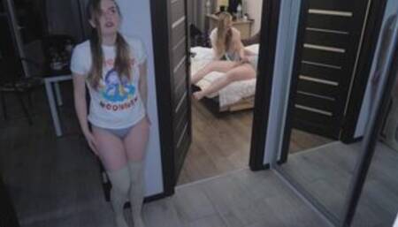 Amateur Girl Great Orgasm While Spying Roommate