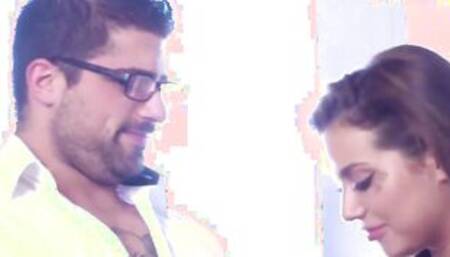 AMATEUR EURO - Muscle Guy Fucks On Casting With A Huge Jugs Amazing hot Lady Heidi Van Turned On