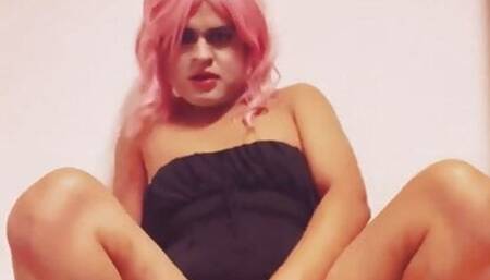 Sissy dildo ride and plays with her clitty