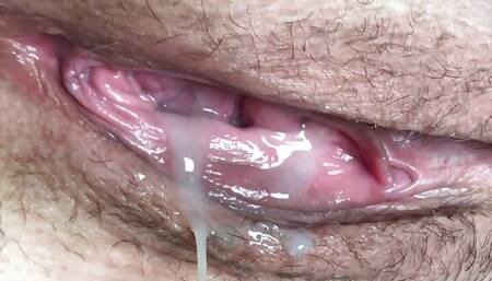 Wife let me look at her pissing gaping pussy, for which she get a huge cum load inside. Close-up.