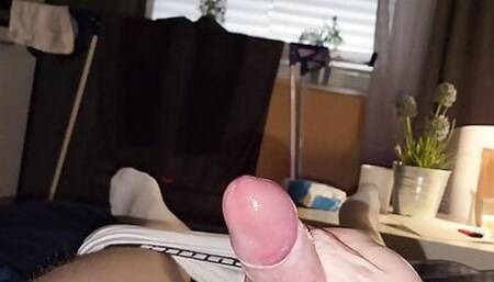 Athletic young man cums!!