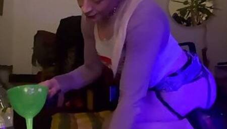 German Crossdresser Deep fisting her milky Hole!