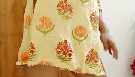 18 year old Bangladeshi college student Anika masturbates while dancing