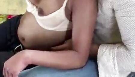 Desi bhabhi Ghar par Jake devar k saath sex kiya