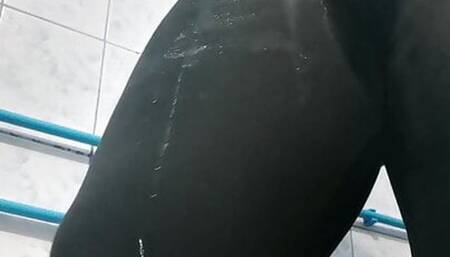 Piss desperation in the gym