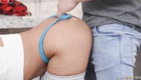 Luna Performer: The Girlfriend Experience Sex Scene With Xander Corvus, Luna Camgirl - Brazzers Official