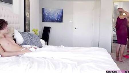 Seduced By My Stepmom - S4:E10