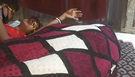 Dada Boudi Ghumache Sonali Boyfriend k Deke Chudalo