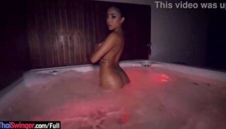 Colombian amateur eighteen goddess having filthy sex into a jacuzzi