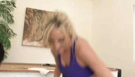 American Milf Sindy Lange choose her personal coach very carefully